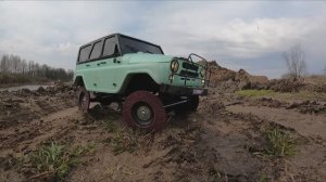Уаз 4х4 на странных колесах