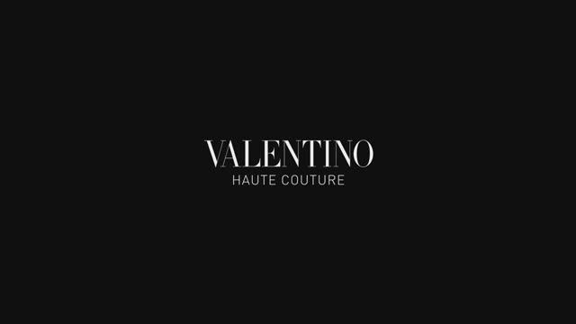 Показ коллекции Valentino «Code Temporal» весна-лето 2021