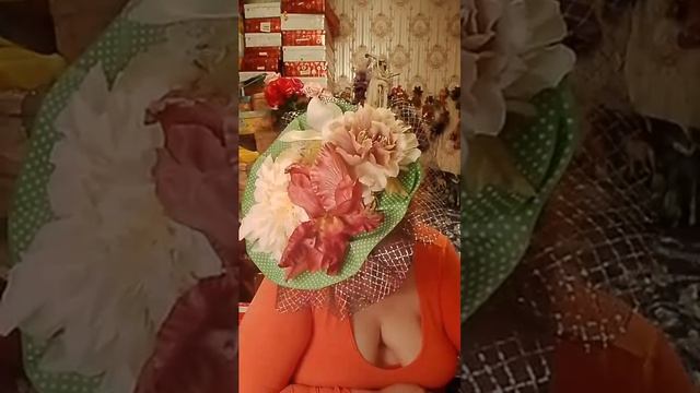 нетвойнист Юрий Николаенко держит пост на фейсбуке! Моргачева пиарит NЮ как украинскую музыку.