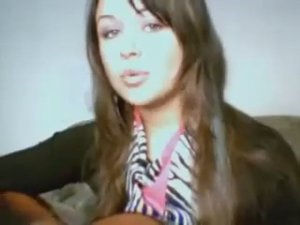 Песни под гитару - О любви..... Красивая, ослепительная девушка, с милым и приятным голосом