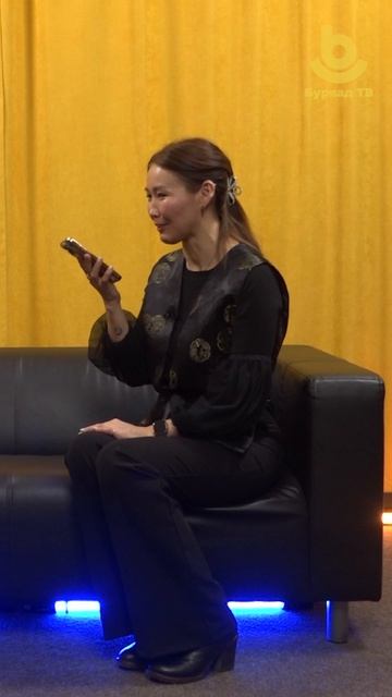 Холбон харилсая. Саянын нүхэдһөө алиниинь тэрэнэй һонирхолтой бодолые дэмжээб?