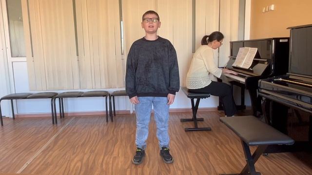Степин Никита
«Я верю только мачтам и мечтам» муз. Е. Крылатова, сл. Н. Добронравого.mp4