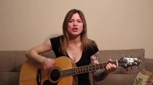 Девушка поёт песню - Юность в сапогах под гитару