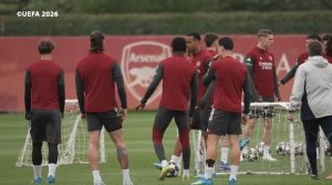 Микель Артета руководит тренировкой Арсенала перед игрой против мадридского Атлетико