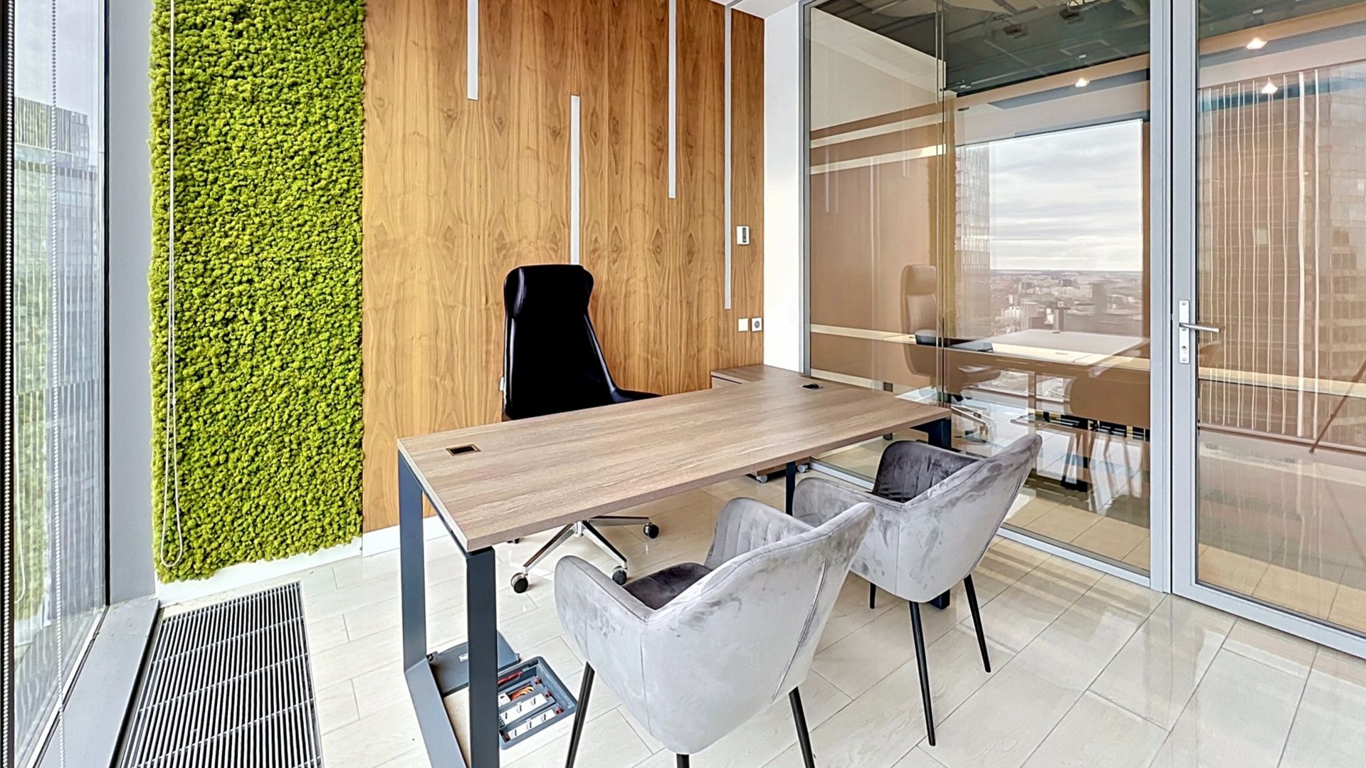 Офис в бизнес-центре класса 