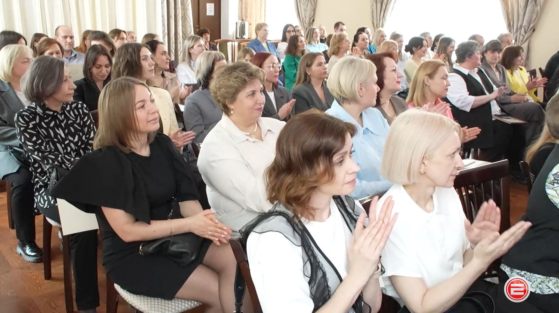 Служить людям. В Ревде отметили День местного самоуправления