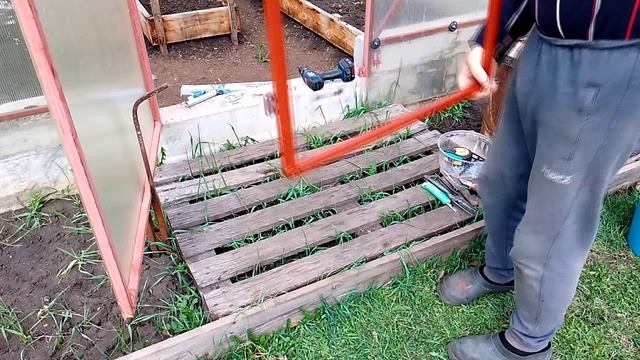 Автоматическая форточка в теплице - автопроветривание теплицы.