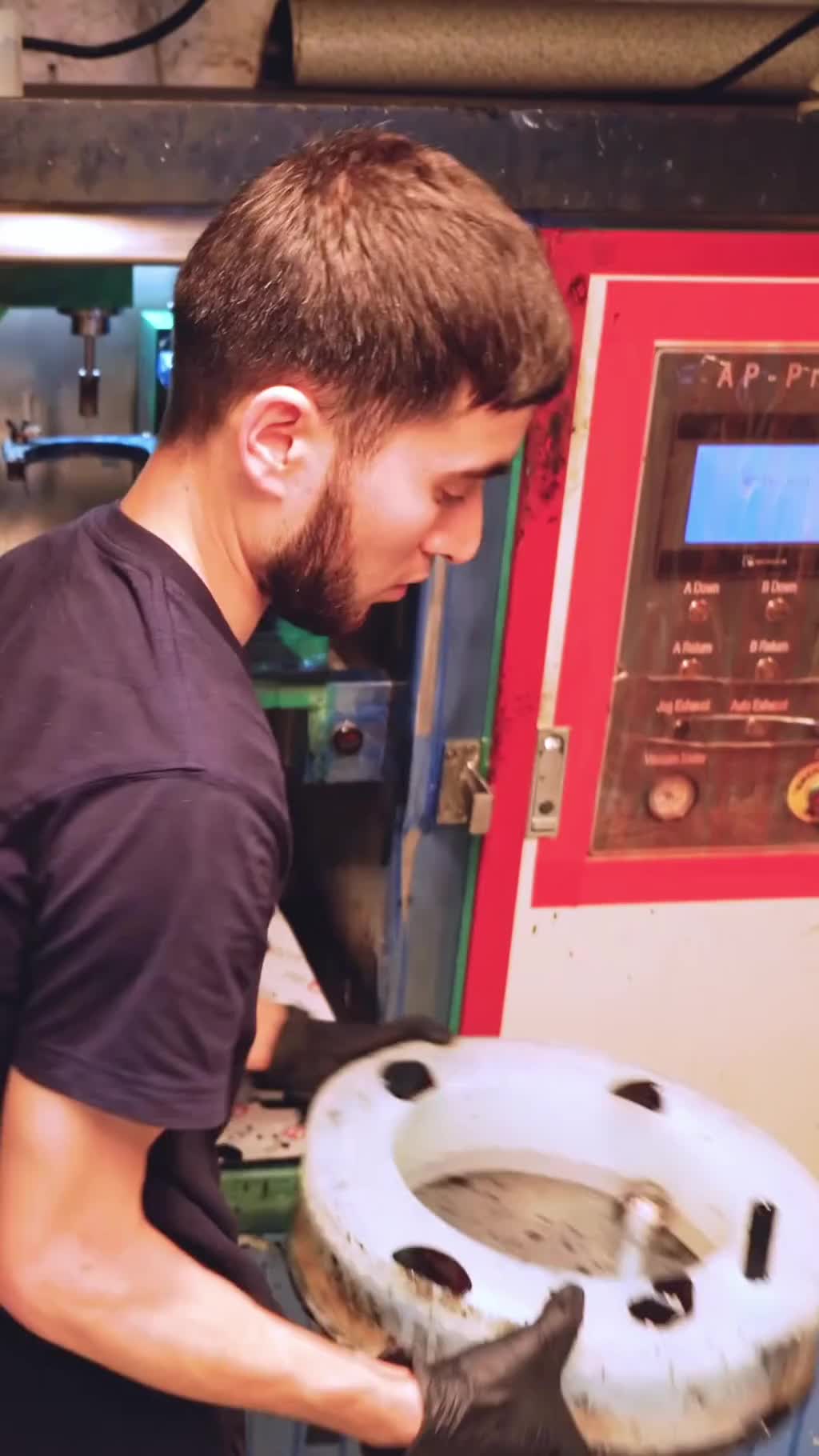 От идеи до чертежа — как рождается светильник в офисе