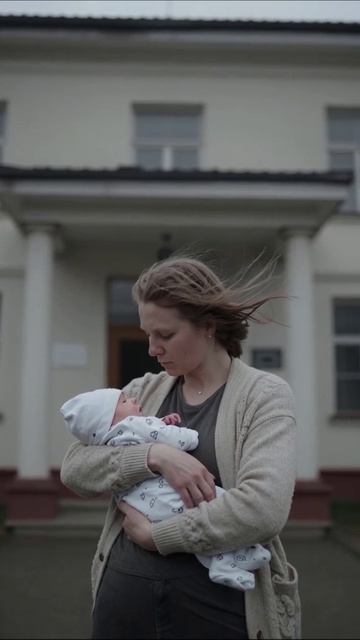 Нежные моменты: мама с новорожденным мама новорожденный семья любовь