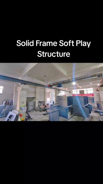 Внутри конструкции для мягких игр 🔧 прочный каркас