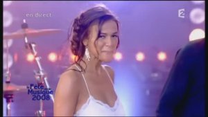 Enrique Iglesias et Nadiya - Tired of Being Sorry. Féte de la Musique 21 06 2008