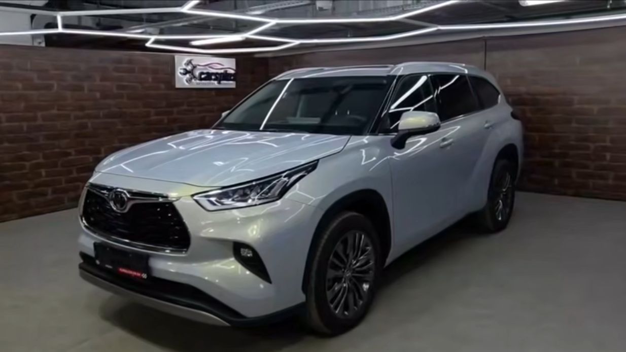 Toyota Highlander 2025 цвет серебристо зеленоватый (мираж) 🩵