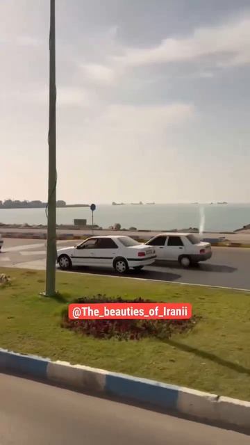 Ормузский пролив, полностью заполненный танкерами, ожидающими разрешения Ирана на проход.