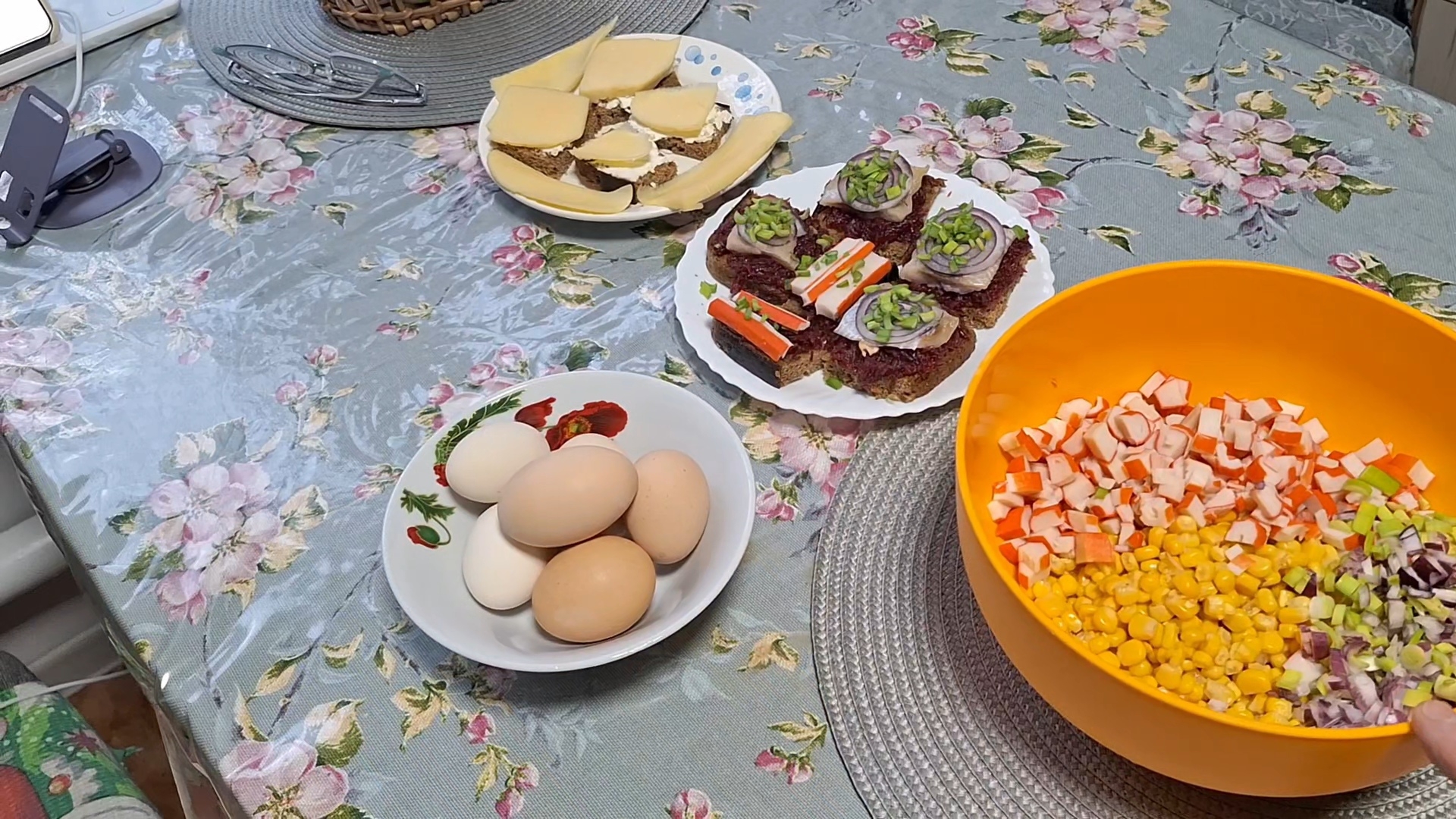 Сорвало шифер.С утра готовлю из тогочто нашла в холодильнике.