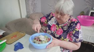 Для любимого сыночка всё самое лучшее Салат с рыбкой по-своему Вкусный ПОДВАЛ ИЛЬИЧА