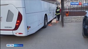 Костромские спасатели вытащили из западни туристический автобус с детьми