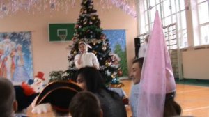 304)п ЁЛКА В ШКОЛЕ 3В