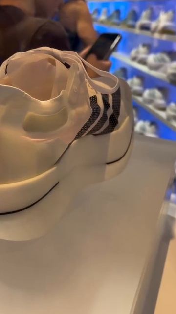 Спортивная модель Adidas Adios Pro Evo 3