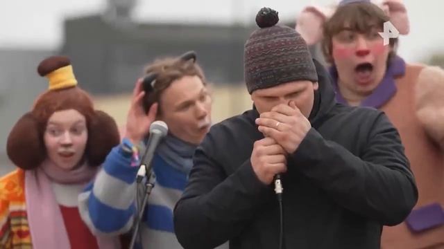 В Эстонии прошел турнир  по имитации поросячьего визга.

Какая страна, такие и турниры.