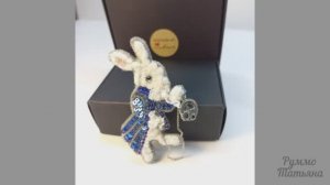 Брошь из бисера _Кролик из сказки Алиса в стране чудес_ мастер класс