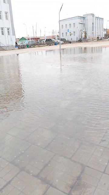 что с лицом и что с улицей...