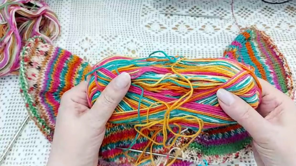 ВЯЖУ ИЗ НОСОЧНОЙ ПРЯЖИ НЕ ТОЛЬКО НОСКИ