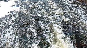 Поток воды, часть реки