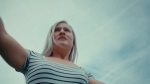 Охотничья вечеринка» (2026), мрачного британского триллера, написанного и снятого Дэнни Патриком.