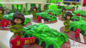 «Танкисты» в преддверии 9 мая творческая поделка детей старшей группы Funny Ant Malahovka