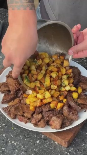 Печень с картофелем в казане 🥘