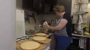 Любашины будни,готовлю торт 🎂,ох что же я взяла не то что надо ✅