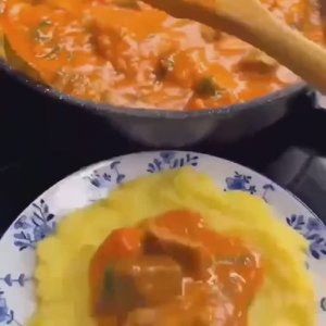 Гуляш из говядины.