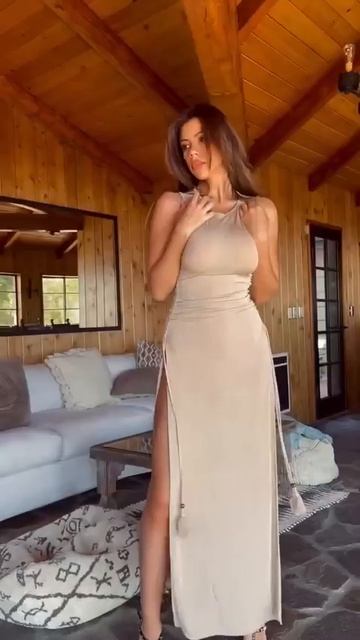 По бережку. 18+. Эротика