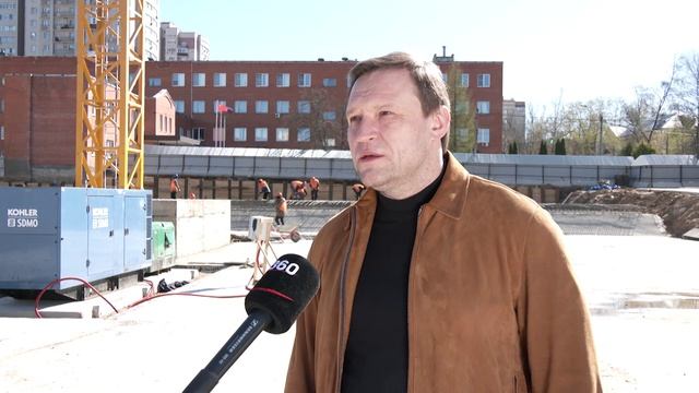 В Ивантеевке проверили, как возводят пристройку к школе №2