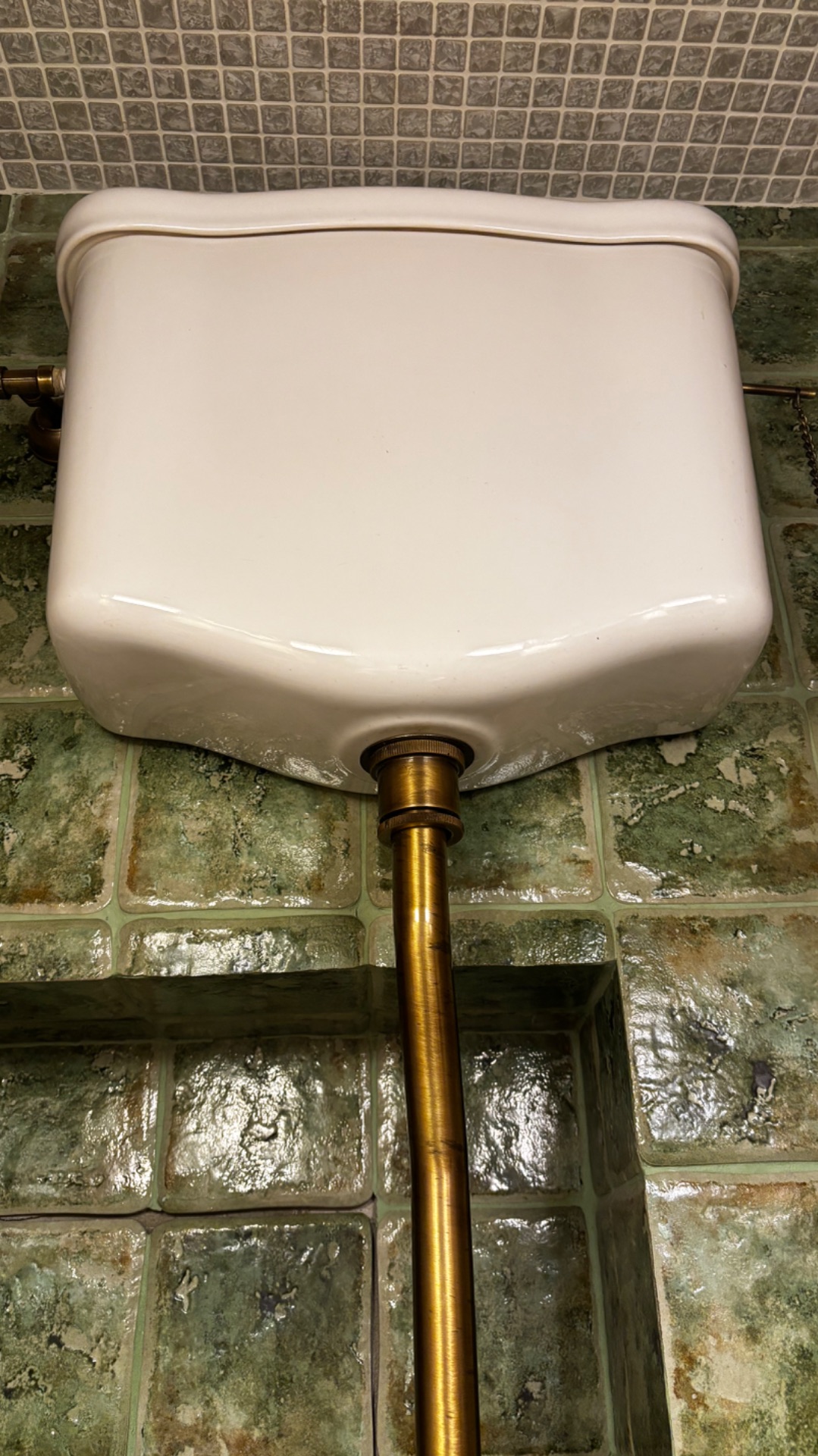 Вакуумный слив унитаза с высоким бочком Migliore