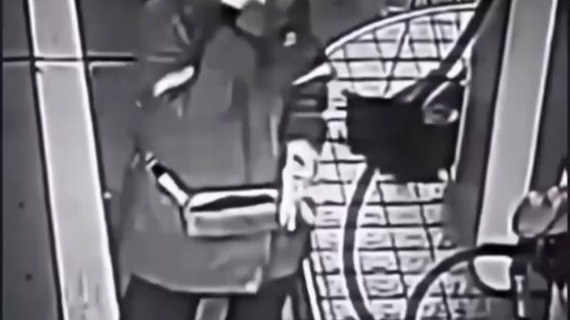 АЗС проучили наглого водителя после унижения  сотрудника