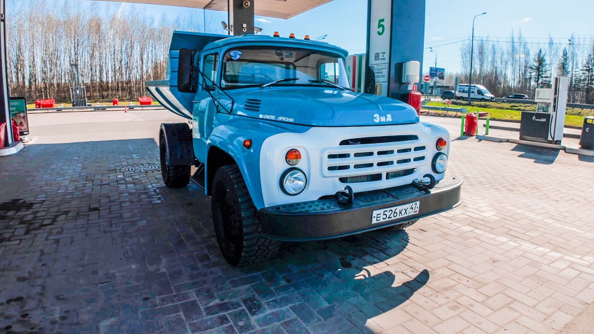 РАЗБУДИЛИ ЗИЛ 600 СИЛ. СВАЛИЛ НА ОТДЫХ.