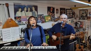 Дорогой длинною.Поют Виктор Карасенко и Галина Кныш Ансамбль Москвичи