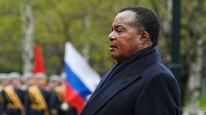 Президент Республики Конго возложил венок к Могиле Неизвестного Солдата в Москве