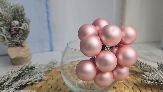 ГРОЗДЬ стеклянных матовых шариков на проволоке 12 шаров по 25 мм цвет: жемчужно-розовый 2000702