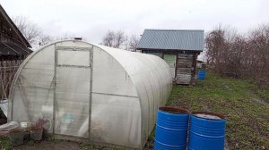 В нашем селе Елизарьево идет снег.