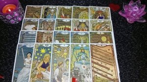 Стоит ли мне проявлять инициативу в его сторону?! #таро расклад гадание онлайн #Елена Таро Вояж💜