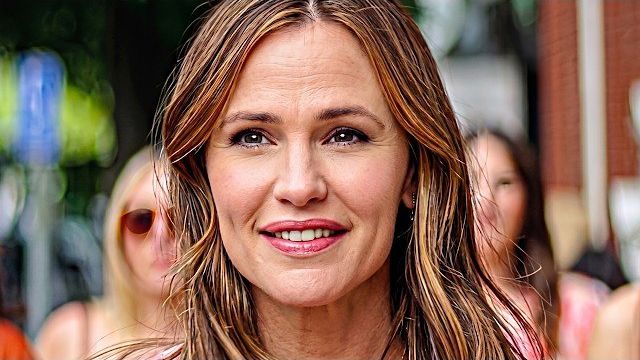 Уикенд на пять звезд — Русский Трейлер Тизер  (Субтитры, 2026)