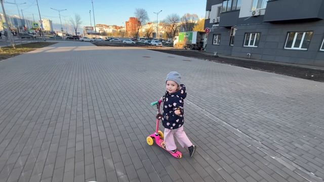 Вика на самокате, бургер Кинг, Лента.