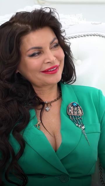 Получается, угнала 💃  #ЧетыреСвадьбы — по будням в 16:00