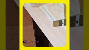 1000057254.mp4 (Собака наблюдает за устройством лестницы на 2-ой этаж в доме А-фрейм)