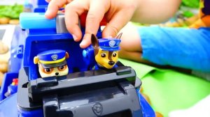 Влад и Никита и спасательная операция PAW Patrol Ultimate Cruiser Rescue