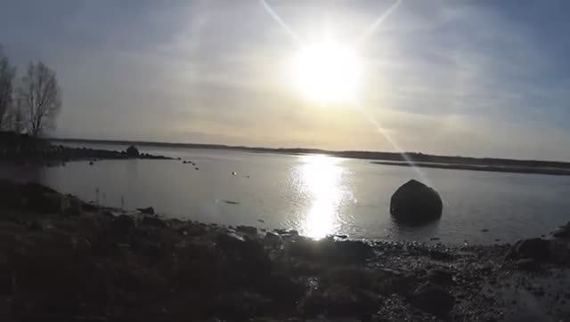 БЕРЕГАМИ ЛЁД! А ТУТ ОКУНЬ! ПРОВЕРИЛ ЛОВУШКУ НА КОЛАХ!