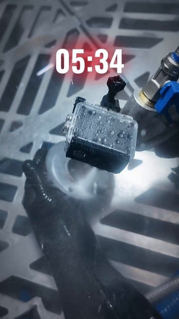 Головки блока циллиндров  очистка в аквабласте за 13 минут