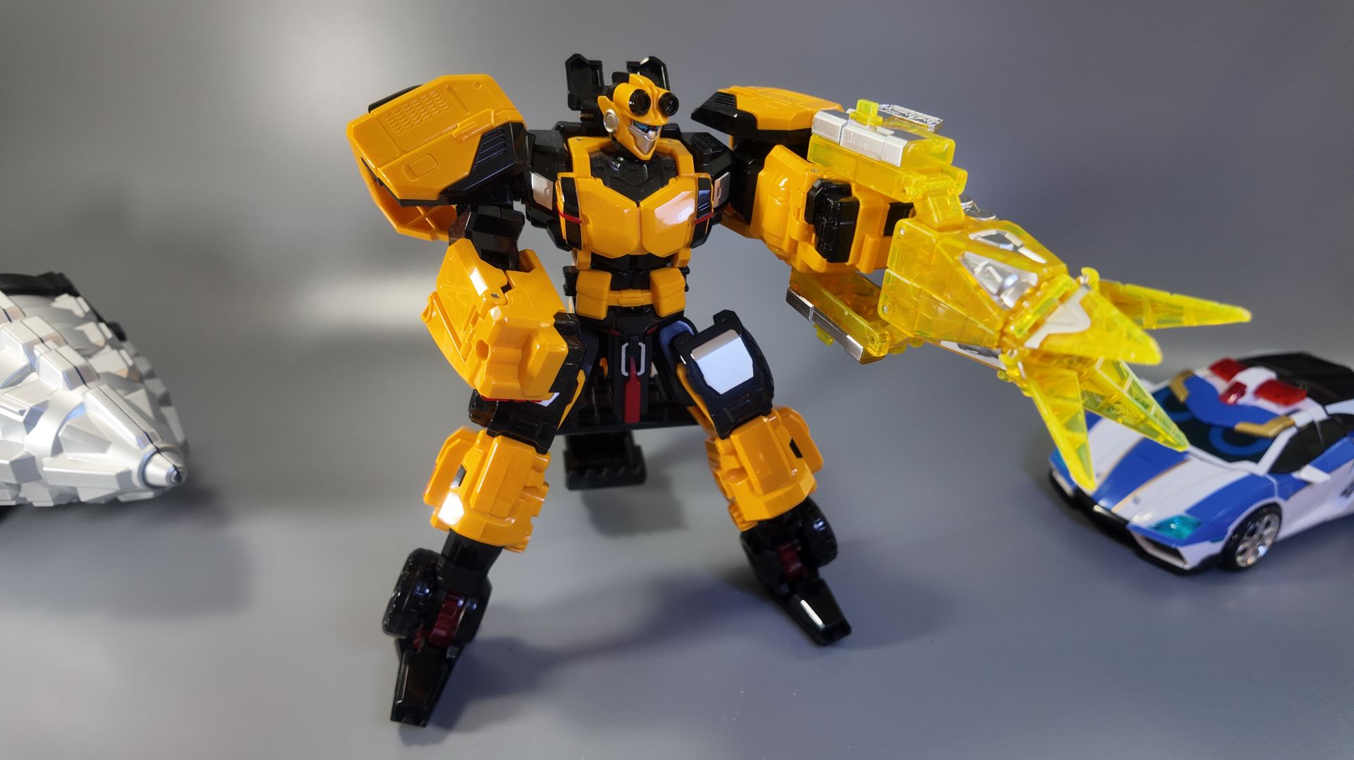 Роботония  Metal Cardbot  Dexter